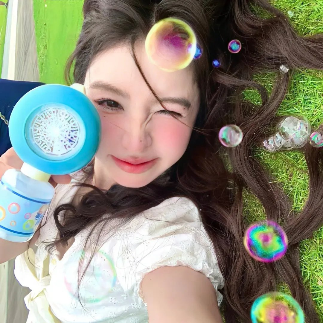 银发的阿基多 海报